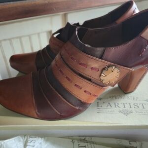 NIB L'Artiste Spring Step Wondrous Leather Ankle Boots Women size 42 (US 10-11)